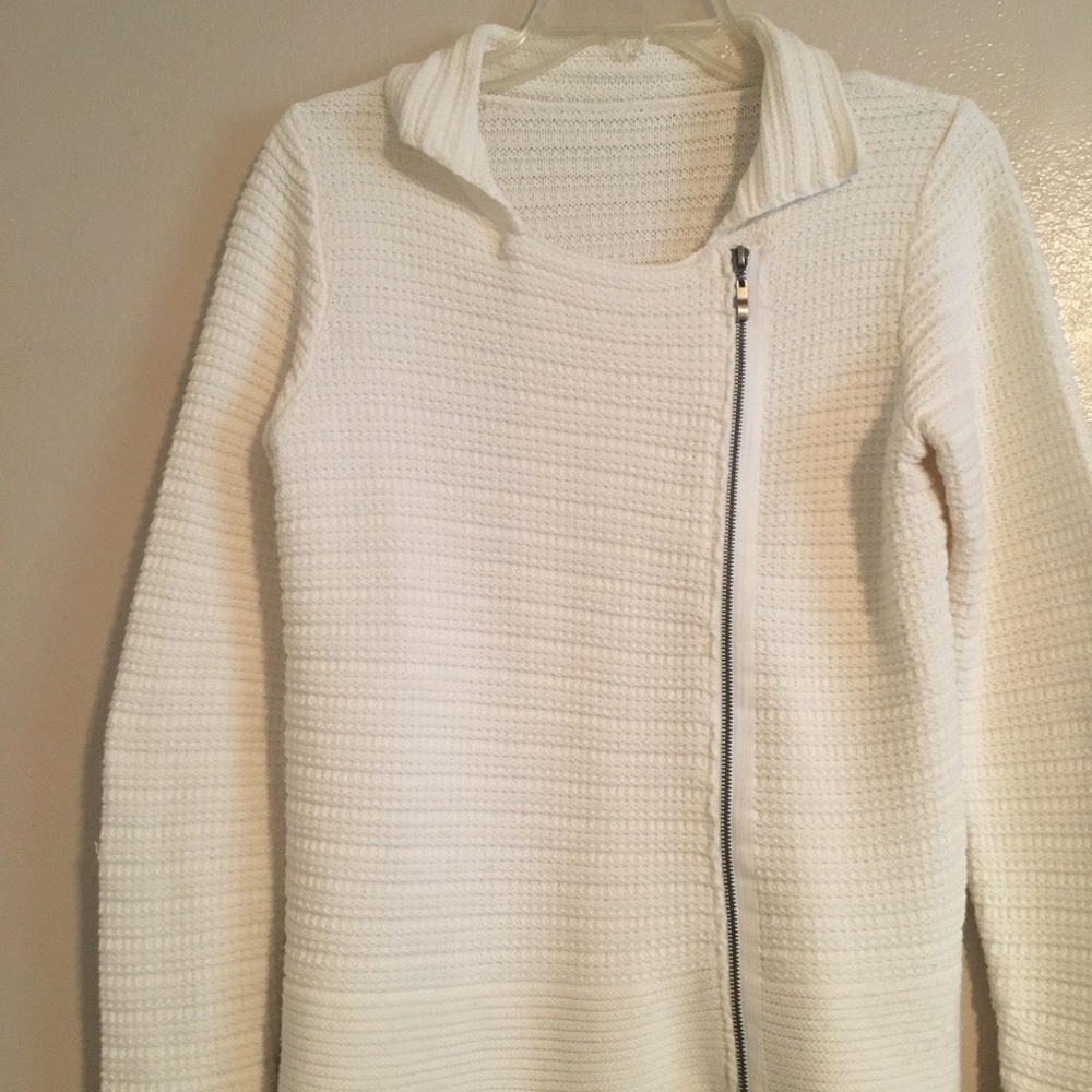 Off white side zip very lite jacket